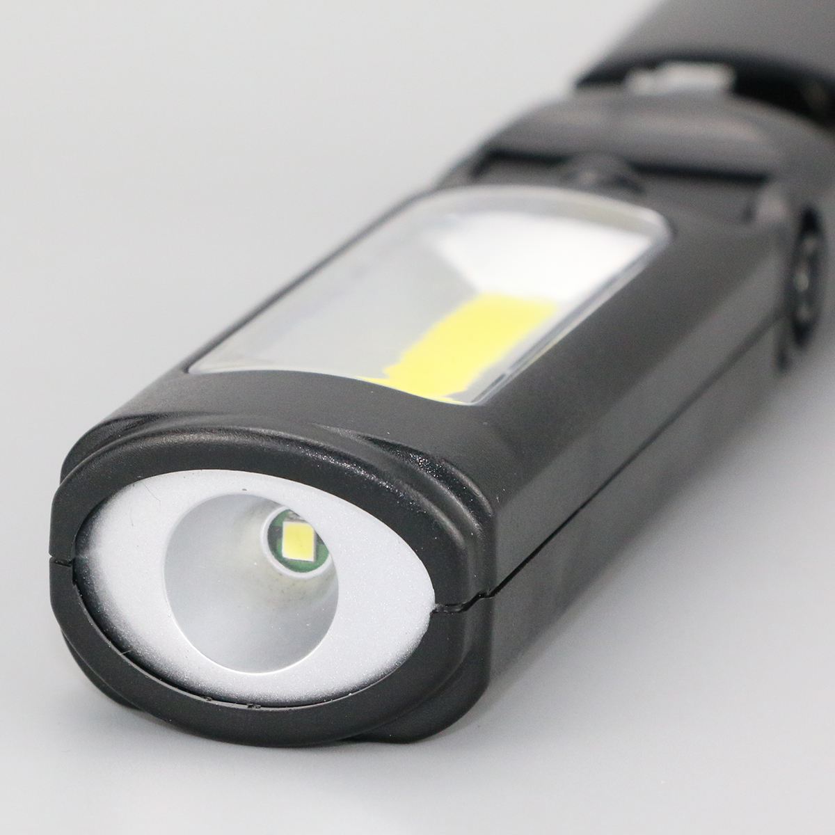 R35699.02 - Latarka wielofunkcyjna Ablaze, czarny 