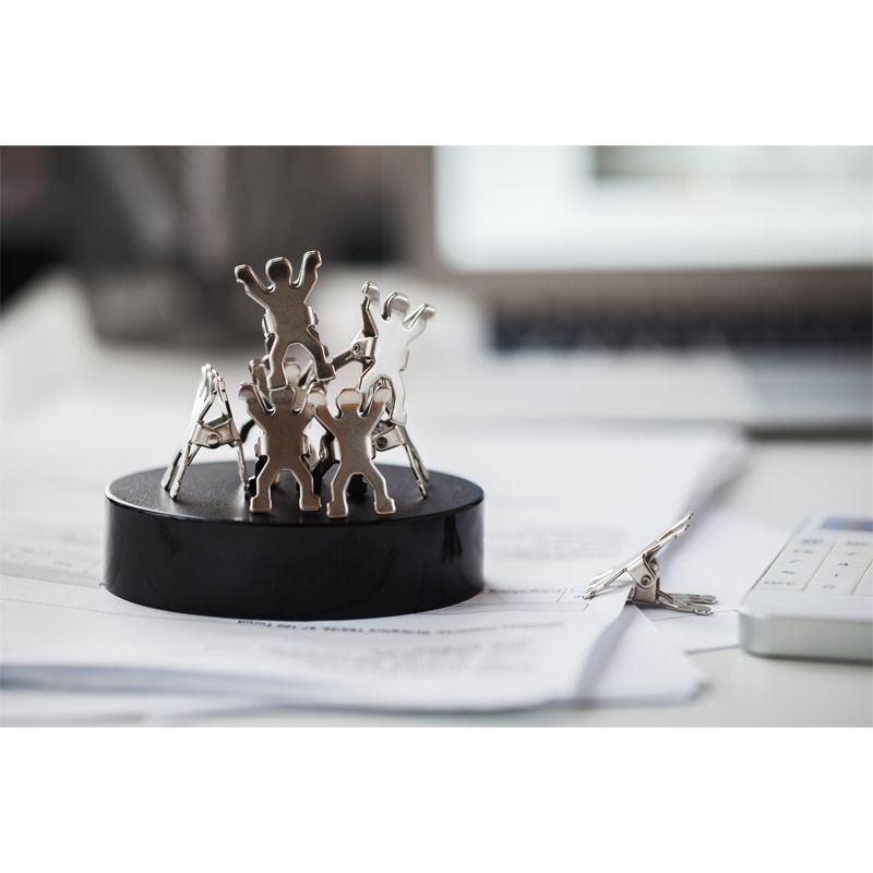 R64200 - Przycisk do papieru Team Building, czarny 